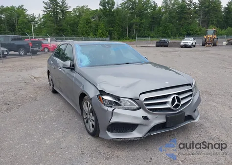 2015 Mercedes-Benz E 350 4Matic z USA, uszkodzony, nr VIN WDDHF8JB6FB120212